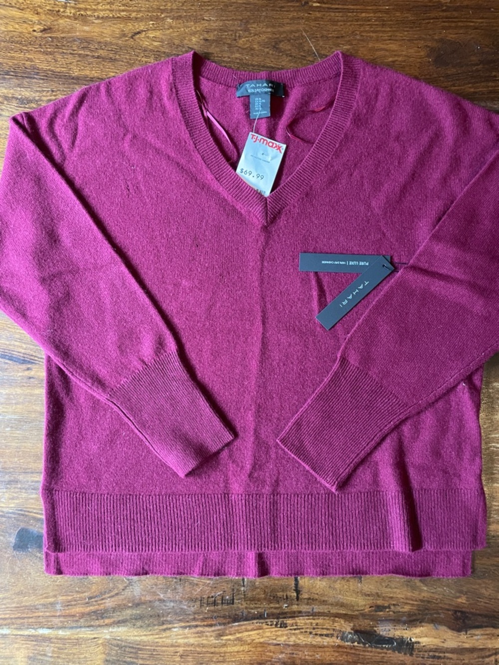 NWT Tahari 100% Cashmere Women’s Size XL V-Neck Sweater in Wine Burgundy Maroon